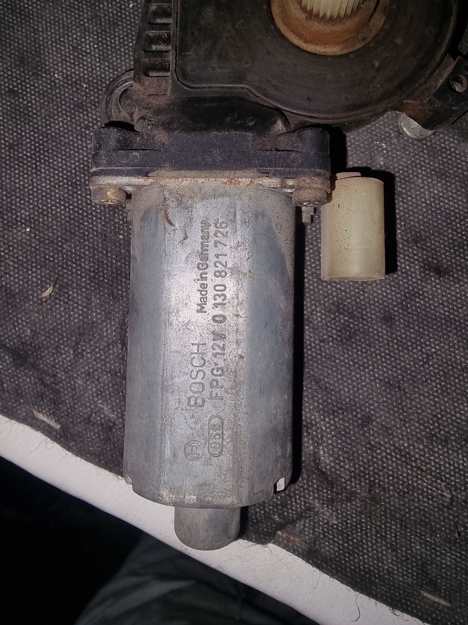 Продам запчасти на Bmw