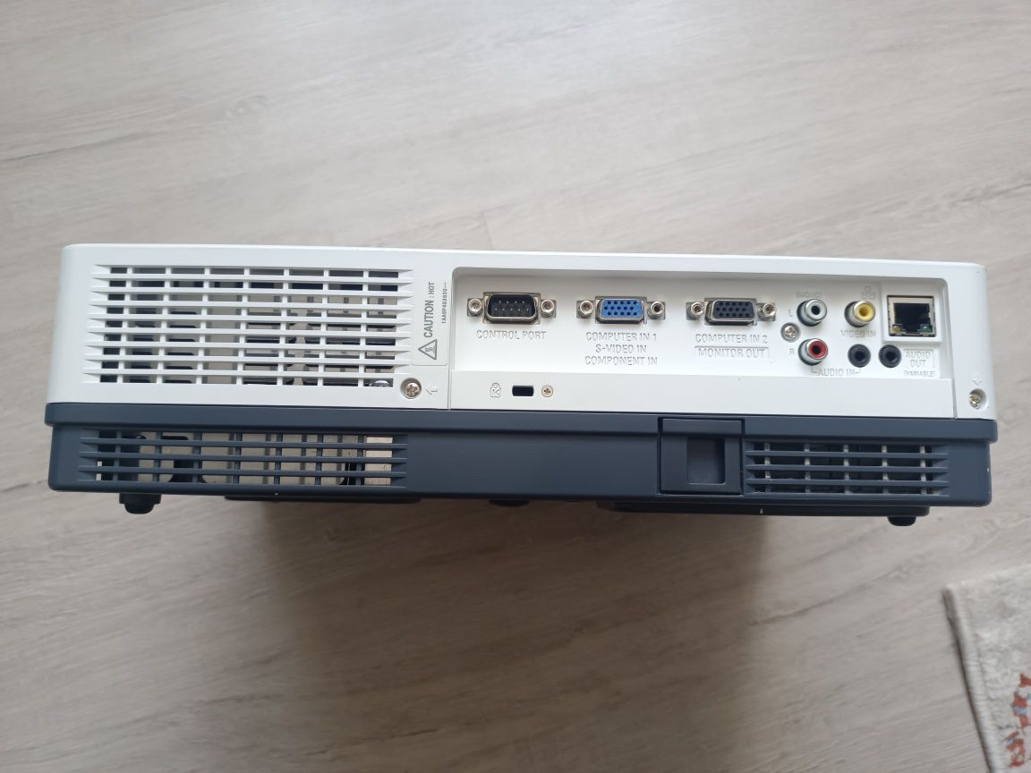 Продам проэктор Sanyo