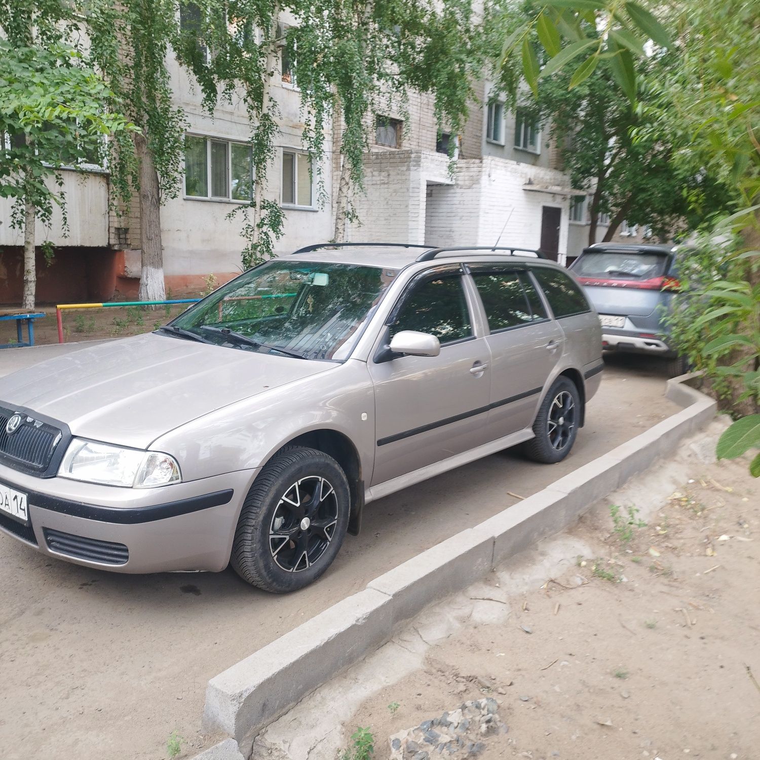Продам шкода октавия тур а4