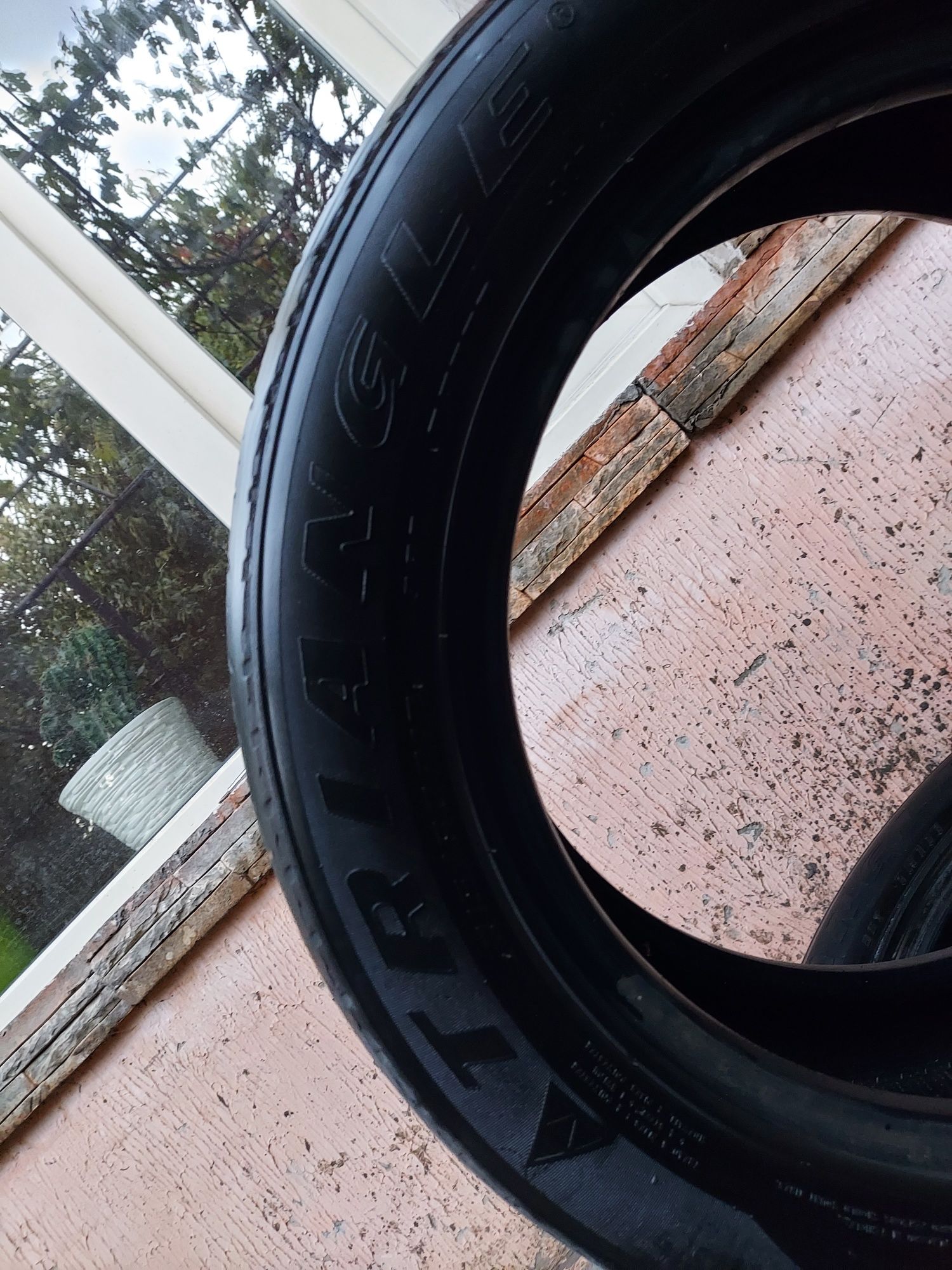 Зимние шины 215/60 R17 — Triangle — 2 шт, б/у, без шипов