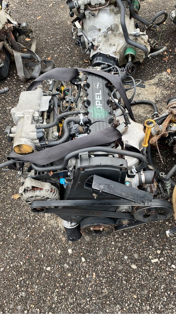 SR20 двигатель  НИССАН