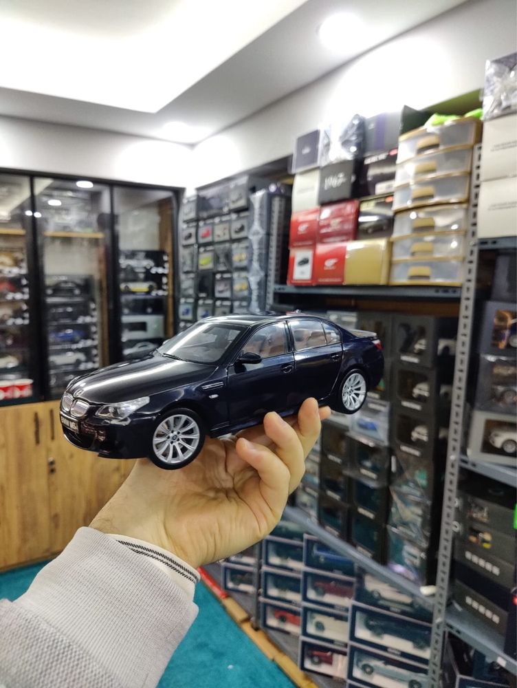 Kyosho BMW M5 E60 1:18