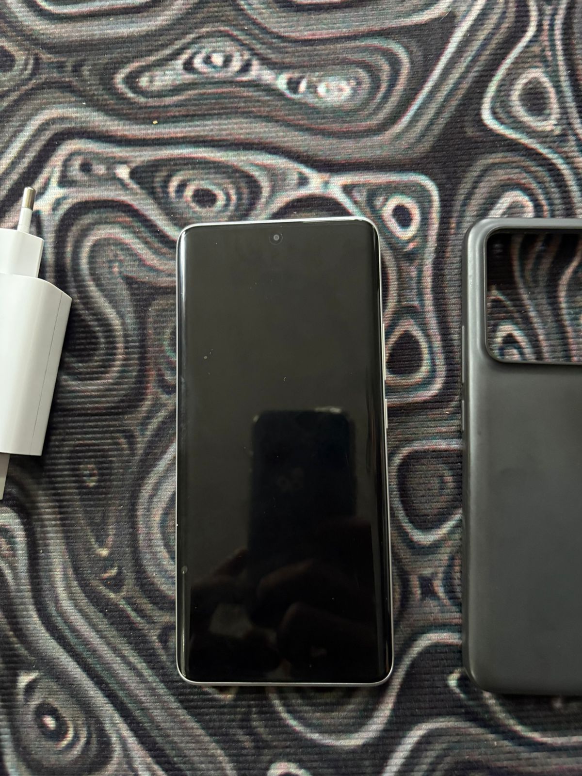 Redmi Note 13 PRO +5G 12GB RAM 512 GB ROM ESIM в хорошем состоянии