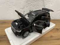 Коллекционная модель Land Cruiser 300 1:18