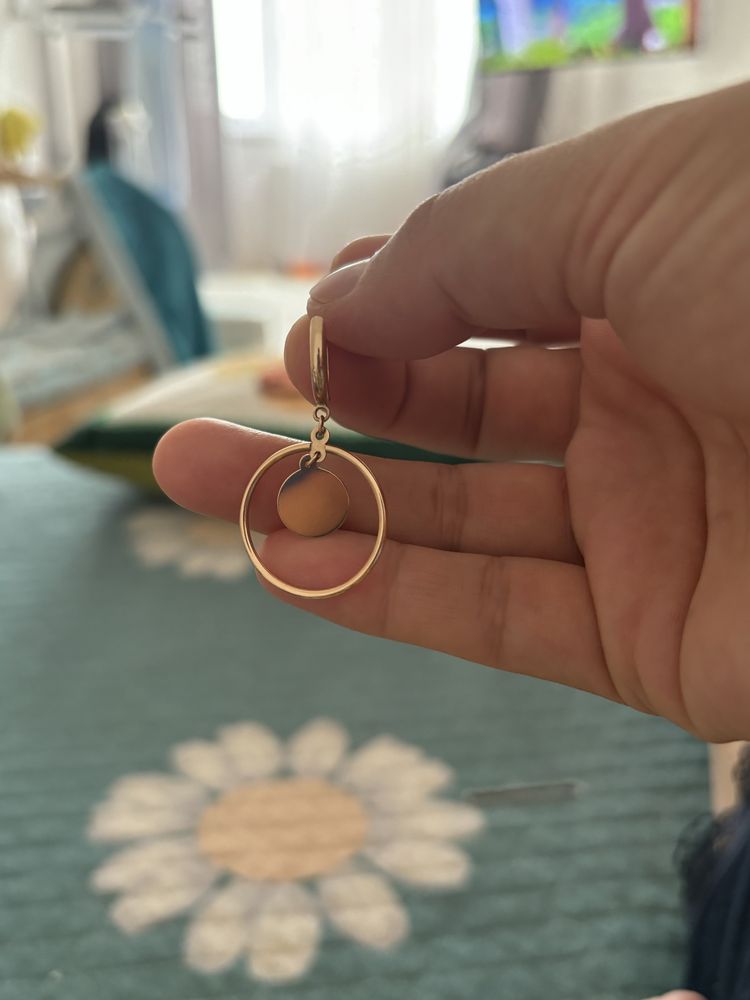 Продам серьги золото
