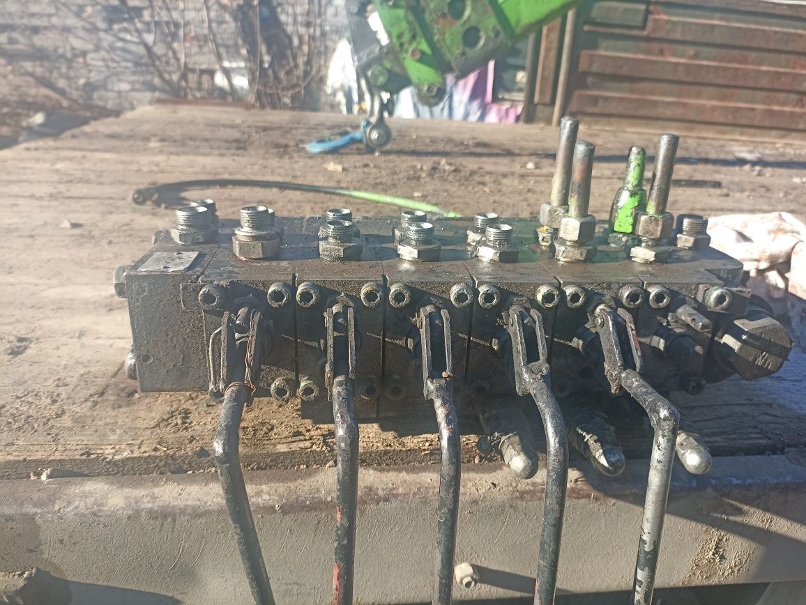 Продам 3 распреда на спецтехнику