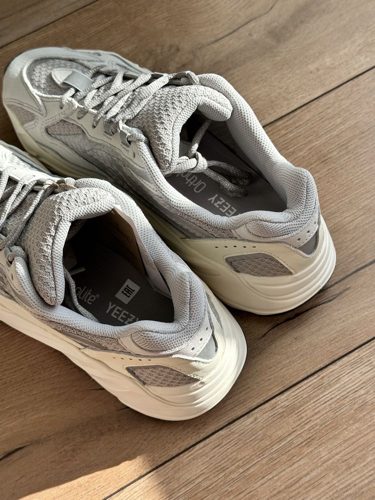 adidas YEEZY Boost 700 V2 Static