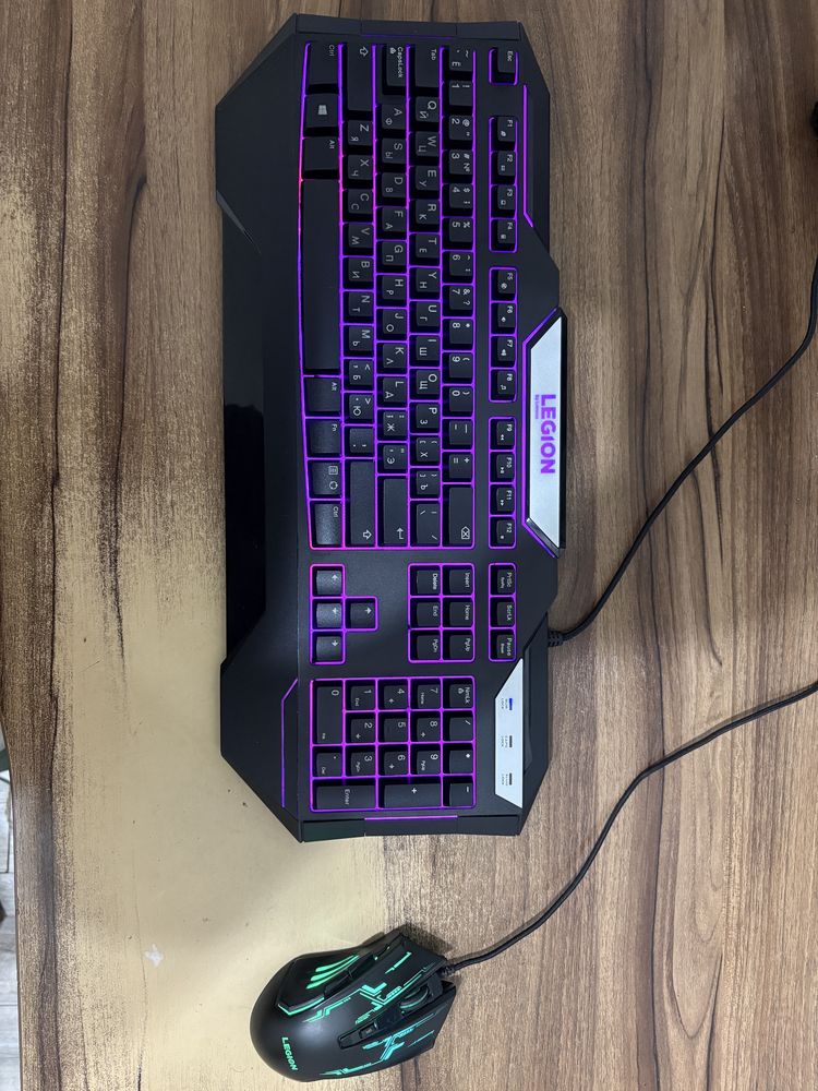 Игровая клавиатура и мышь Lenovo Legion