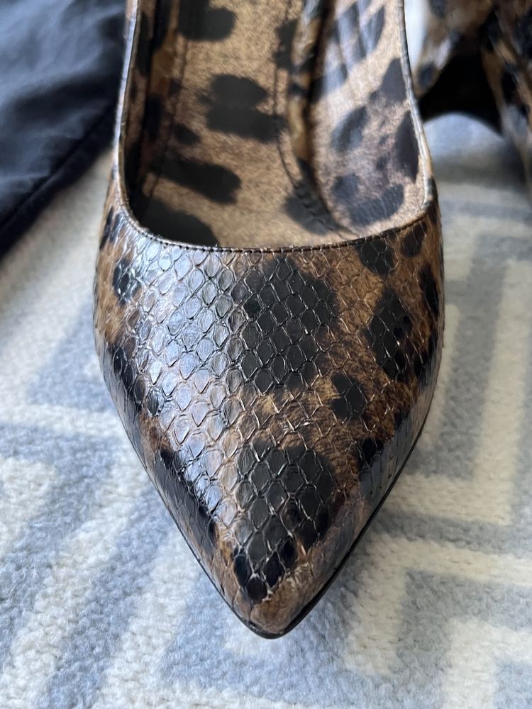 Продам питоновые туфли Dolce Gabbana оригинал!