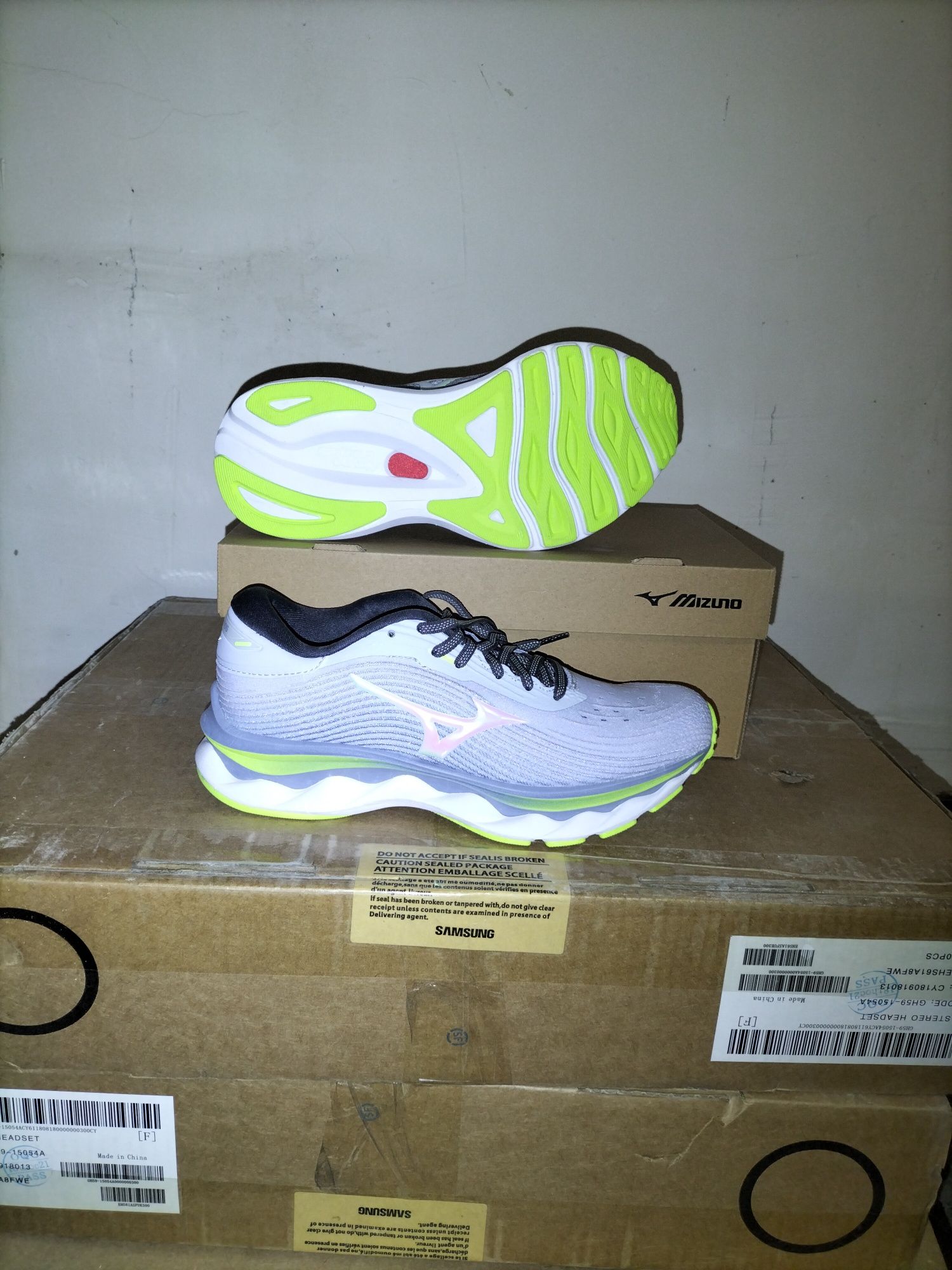 Кроссовки MIZUNO, качества супер