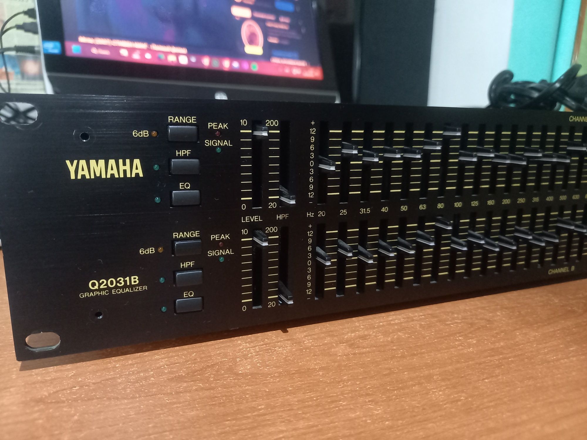 Эквалайзер Yamaha q2031b