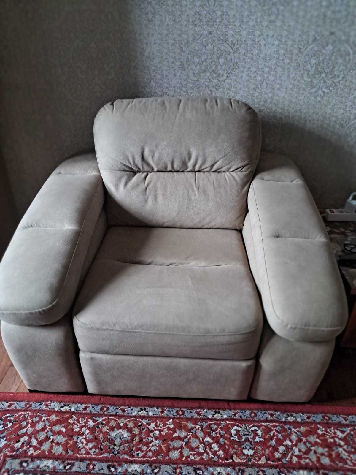 Пти новый угловой диван с креслом