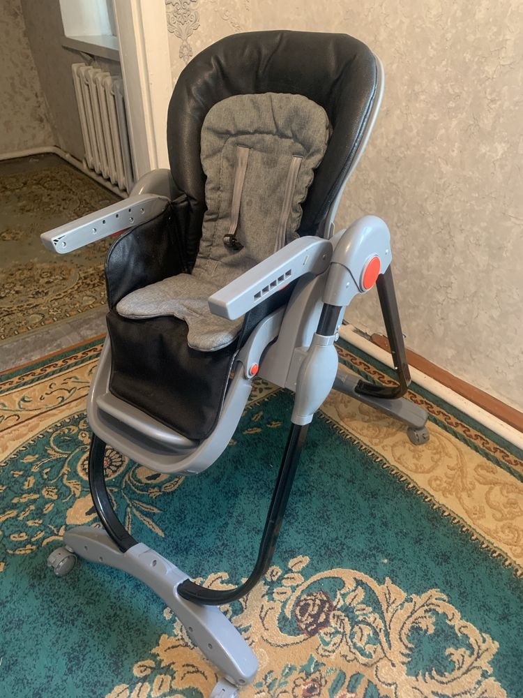 Продам стульчик для кормления