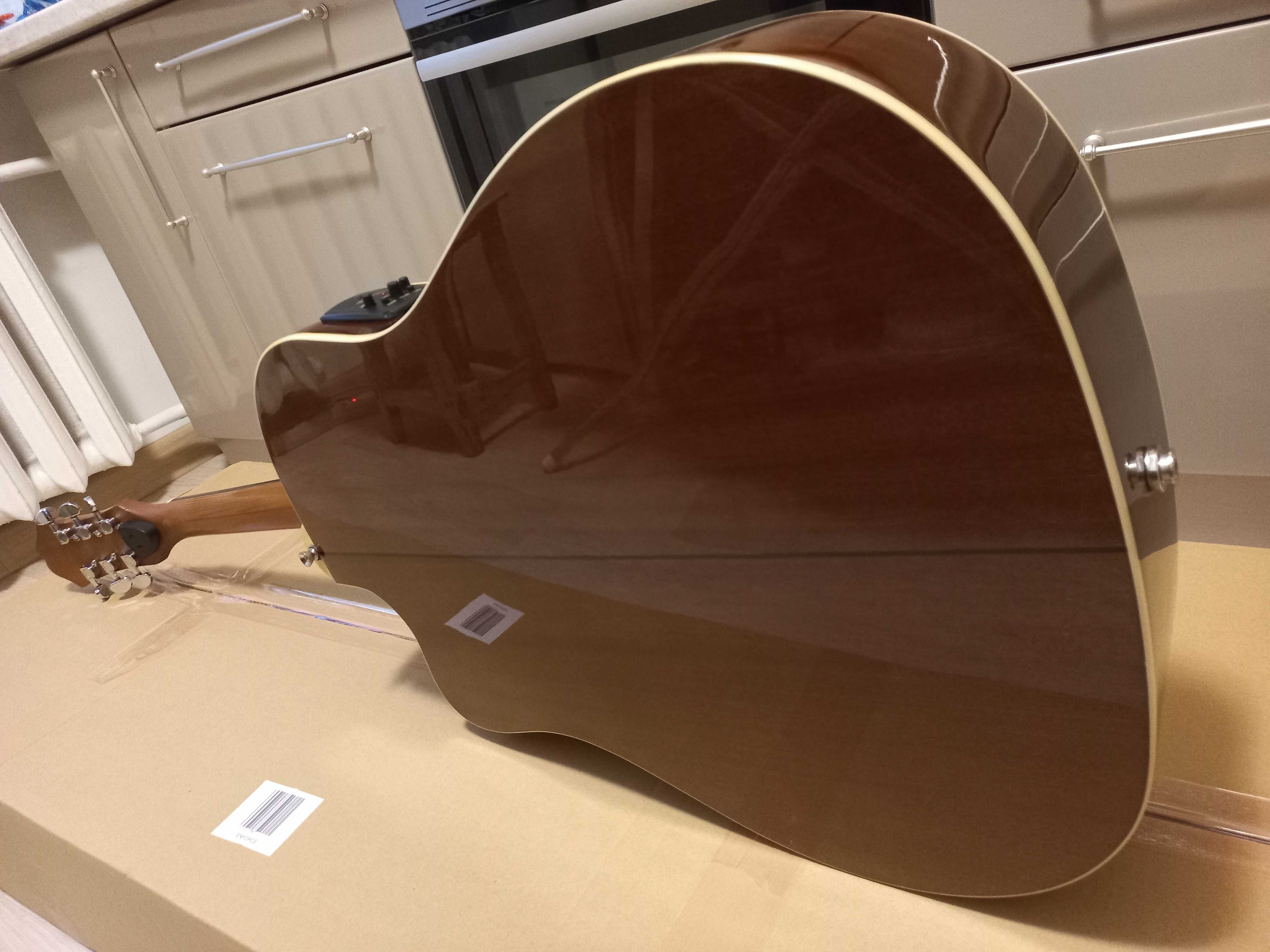 Электроакустическая гитара Epiphone