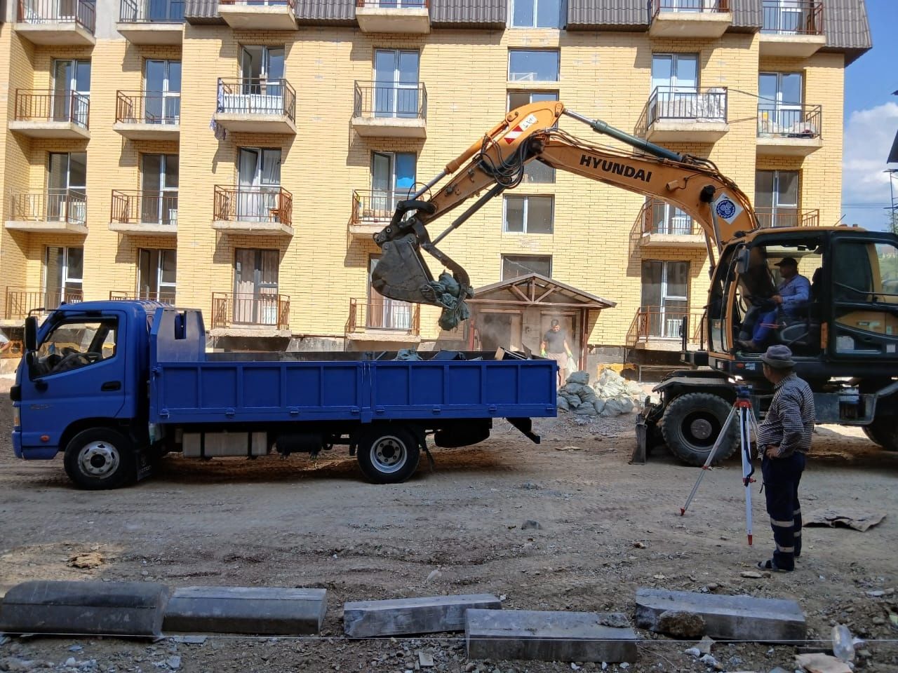 Вывоз строительного мусора и старый мебель