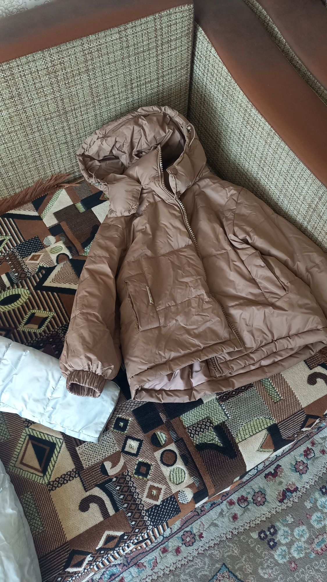 Продам детские куртки б/у в отличном состояний. От 3000 до 7000 тг.