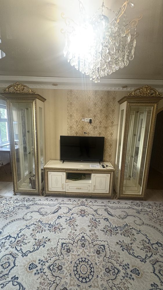 продам сервант 100к