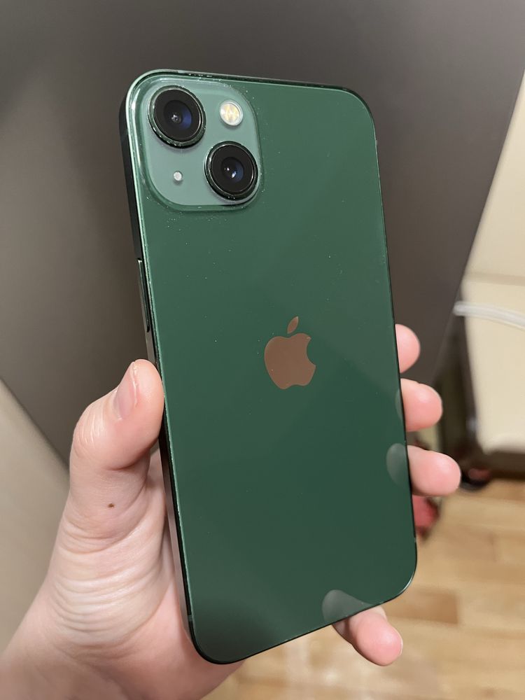 Продам iPhone 13
