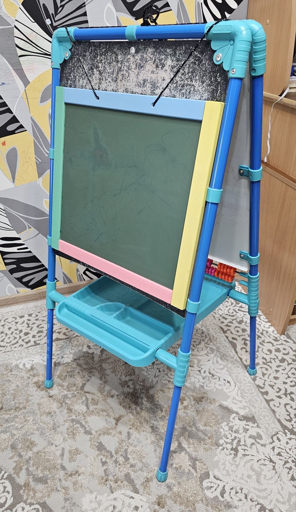 Продам мольберт детский