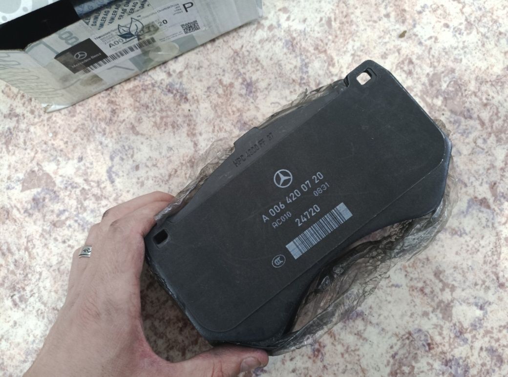 Колодки Мерседес CLS W218 63 AMG