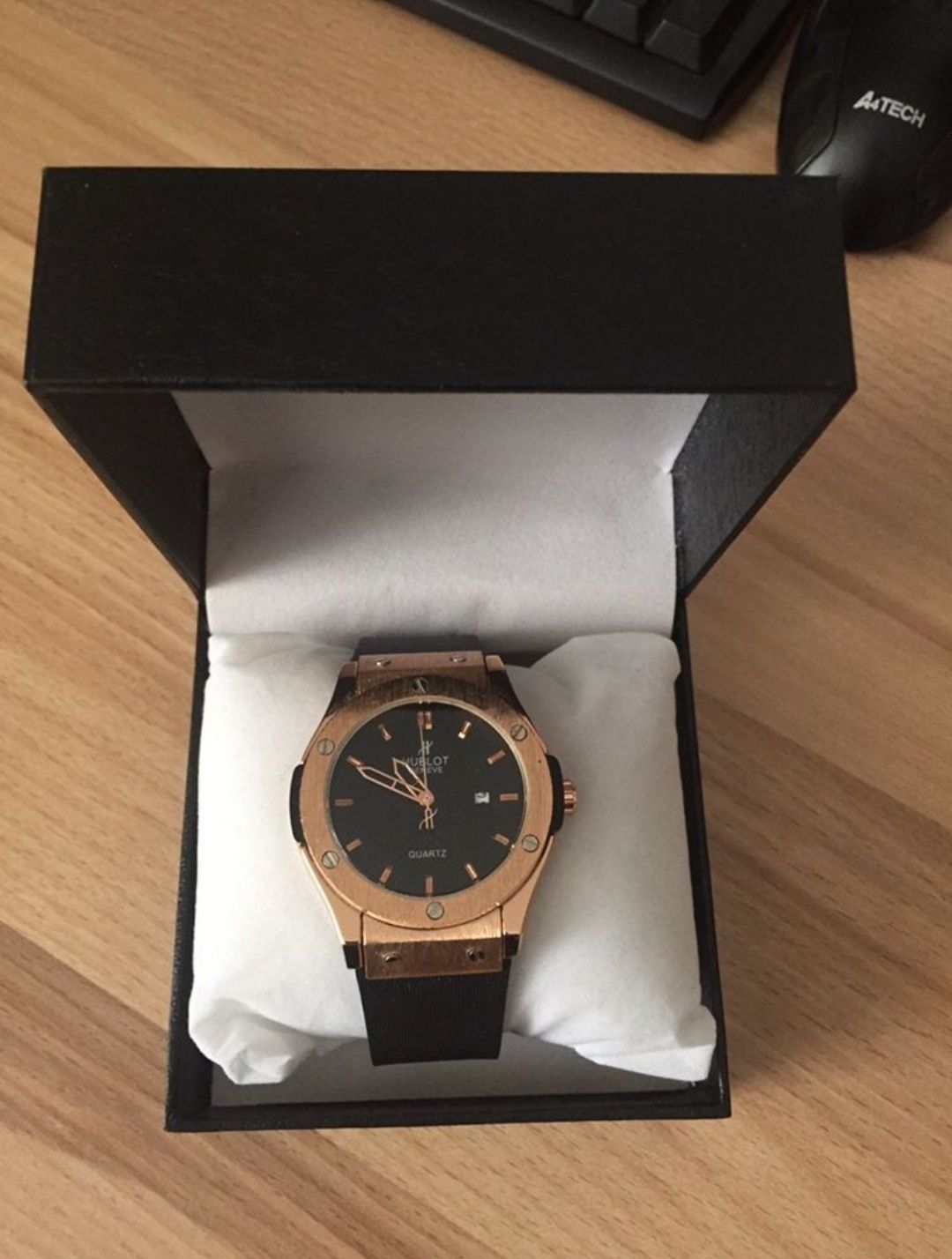 Продам  наручные часы Hublot