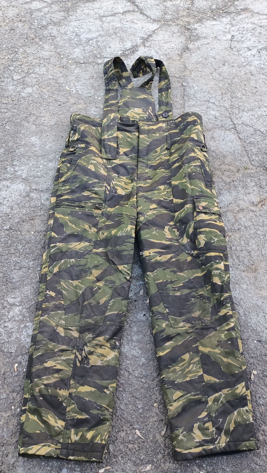 Костюм камуфляжный зимний 58 р.