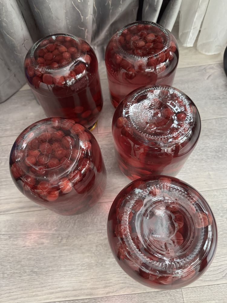 Продаю компоты из вишни