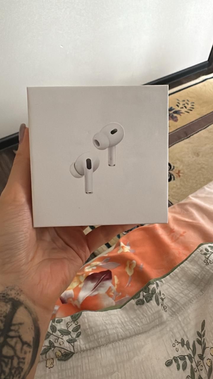 Iphone X 64 гб (в отличном состоянии) + airpods 2 (нужен ремонт)