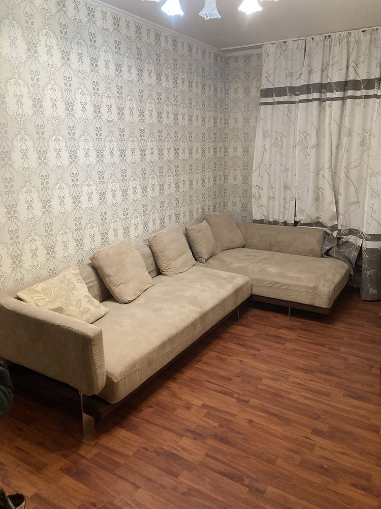 Продам диван угловой 3 метра (б/у)