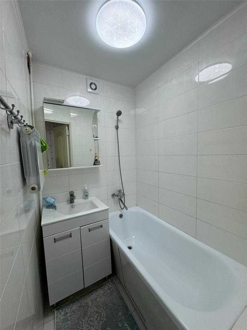 S  Продам 5-ти ком по Мира 3/5 этаж, не угловая