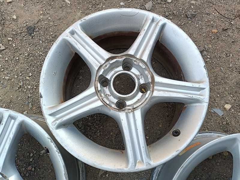 Продам оригинальные легкосплавные диски на автомашину Audi 80