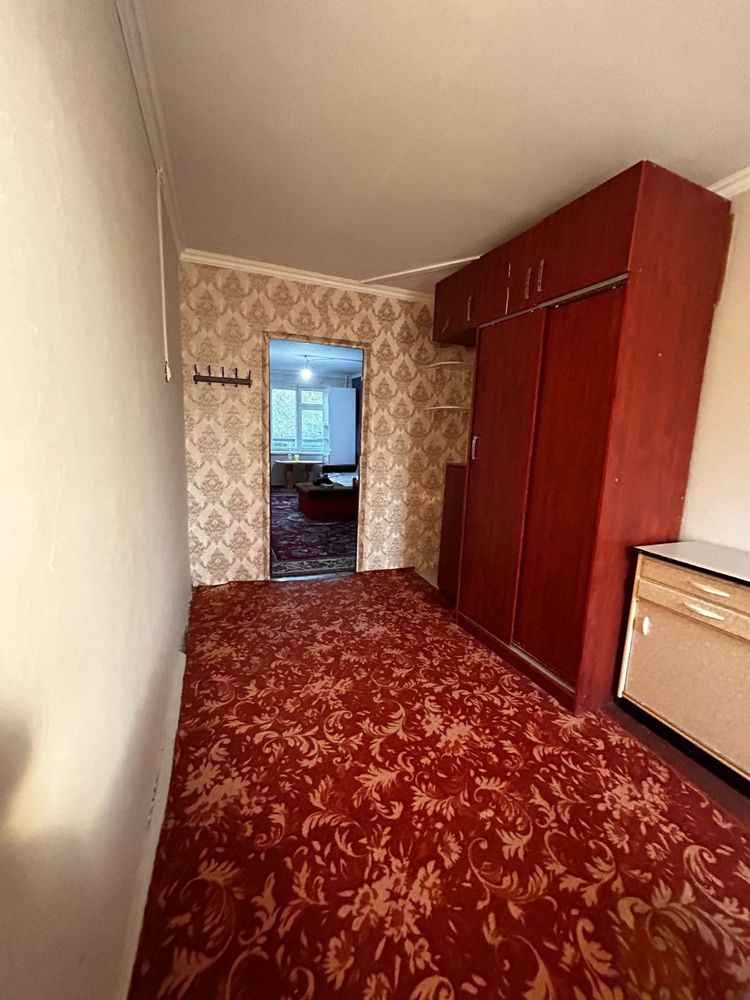 Продам шкаф темного цвета