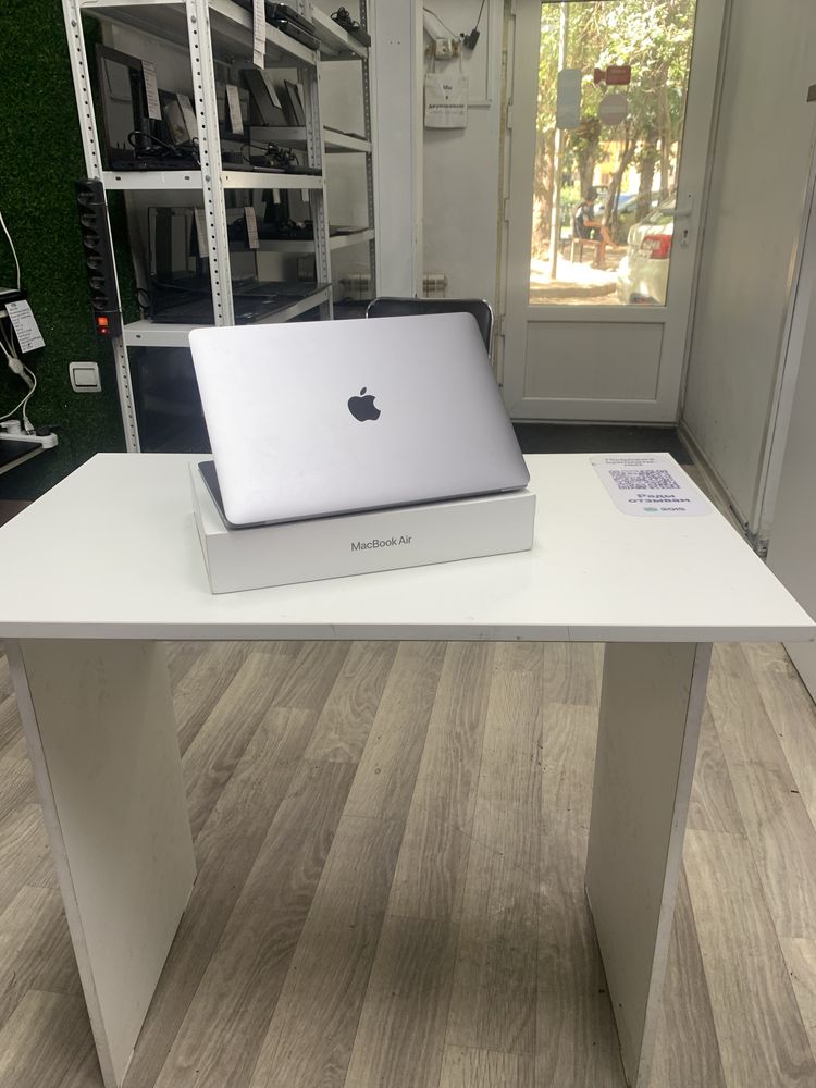 Macbook air m1 8/256 бюджетный почтый новый
