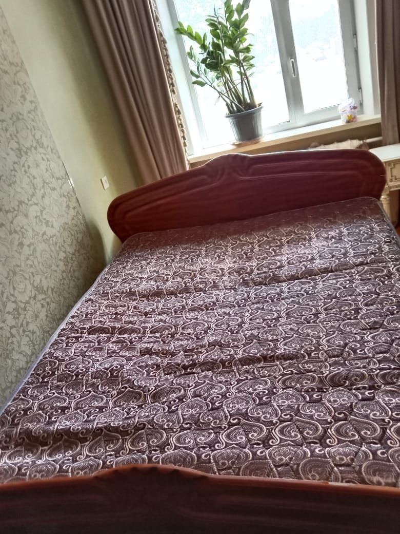 Продаю б/у кровать