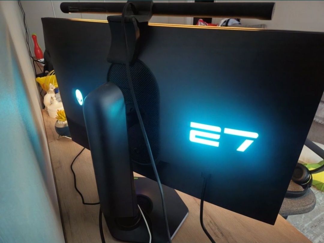 Игровой монитор Dell