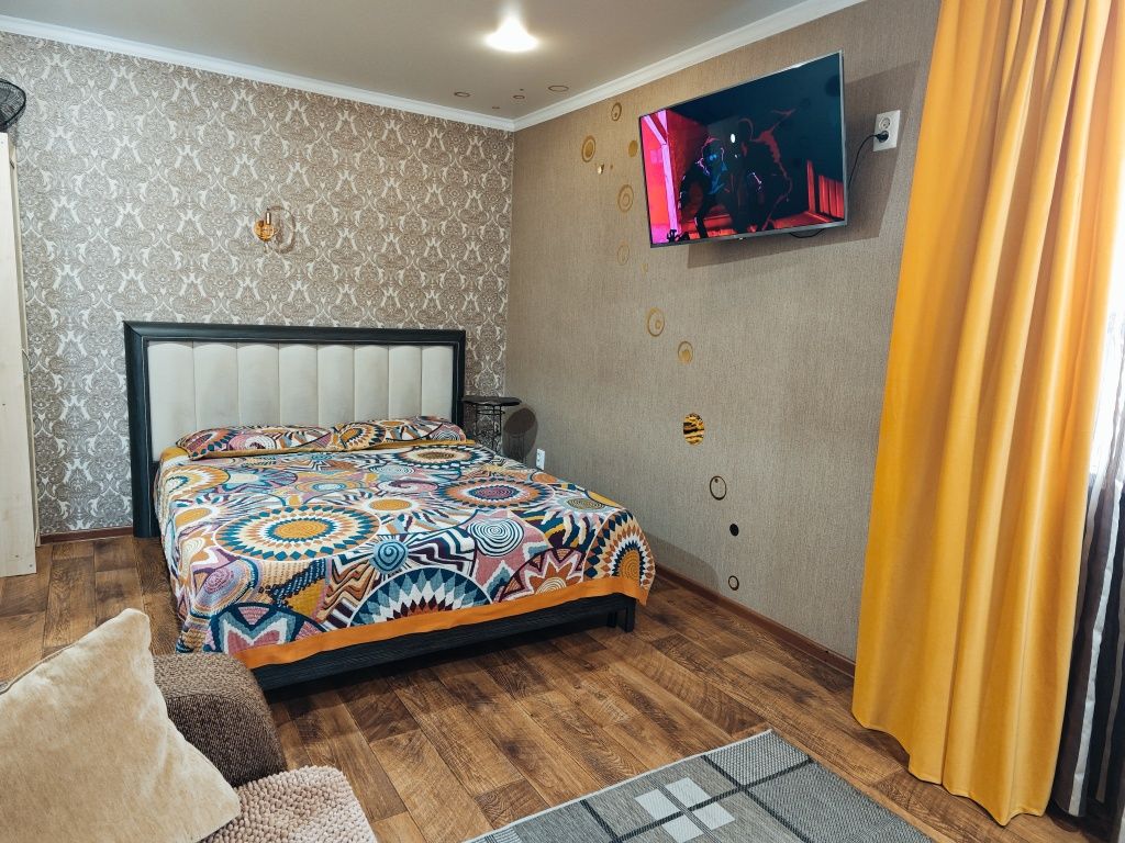 По часам , посуточно 1 комн кв