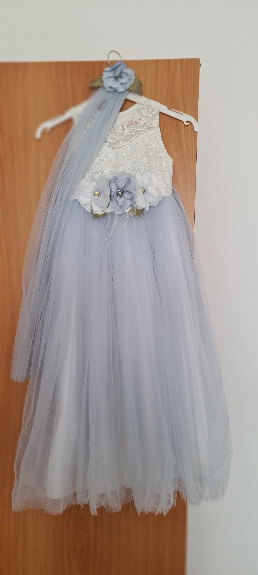 Продам красивое нежное платье