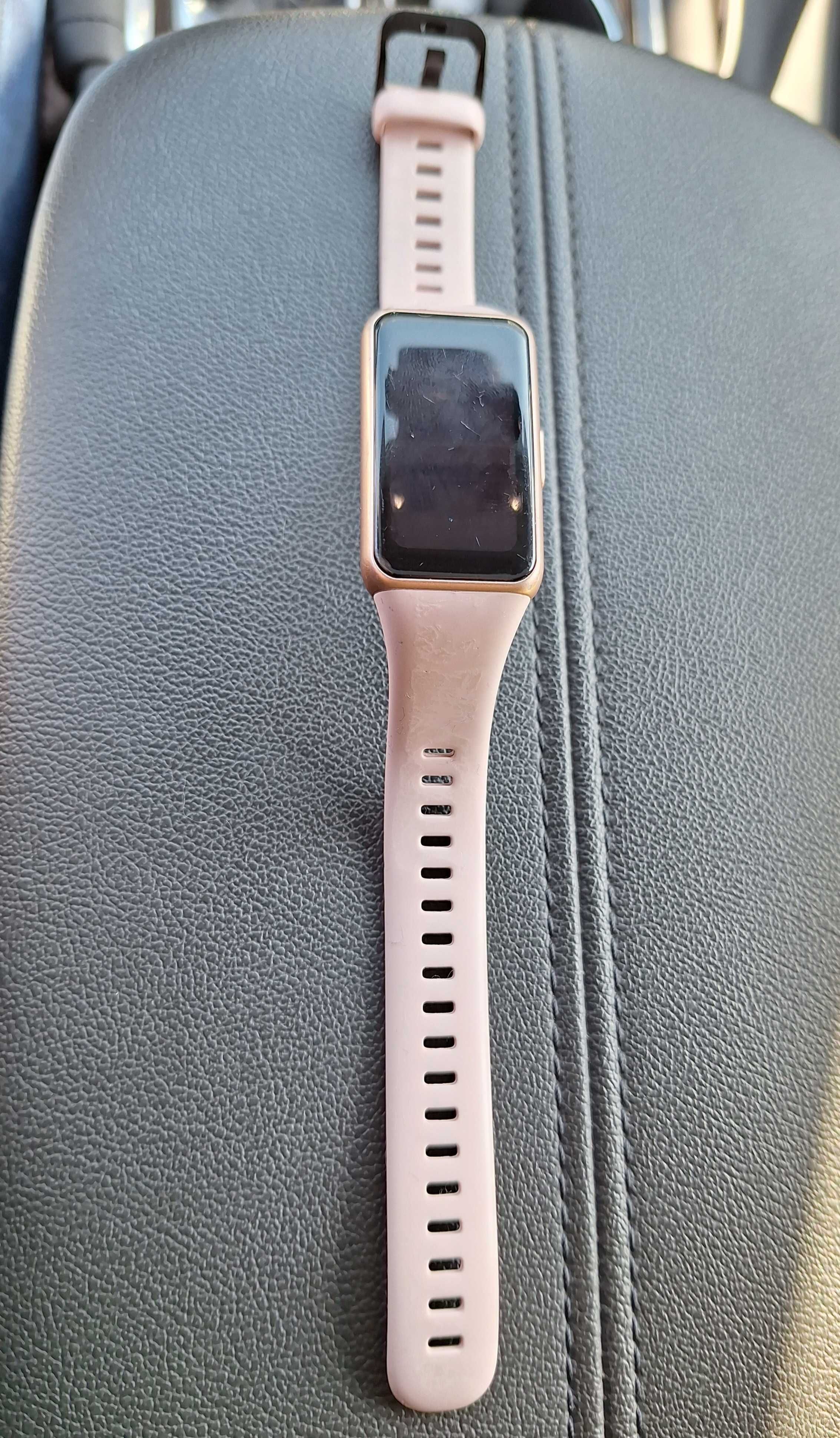 Фитнес браслет Huawei Band 6 Б/У.