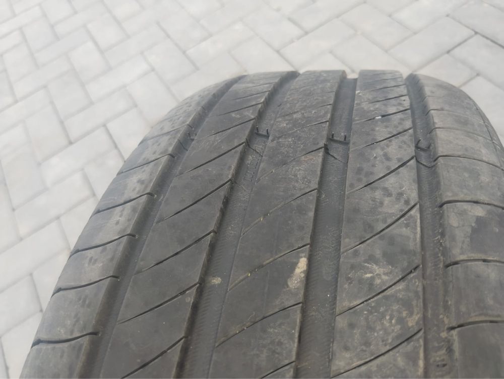 Продам колесо срочно от машины КИА