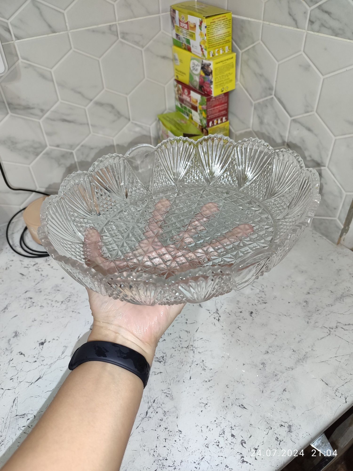 Продам вазу новая