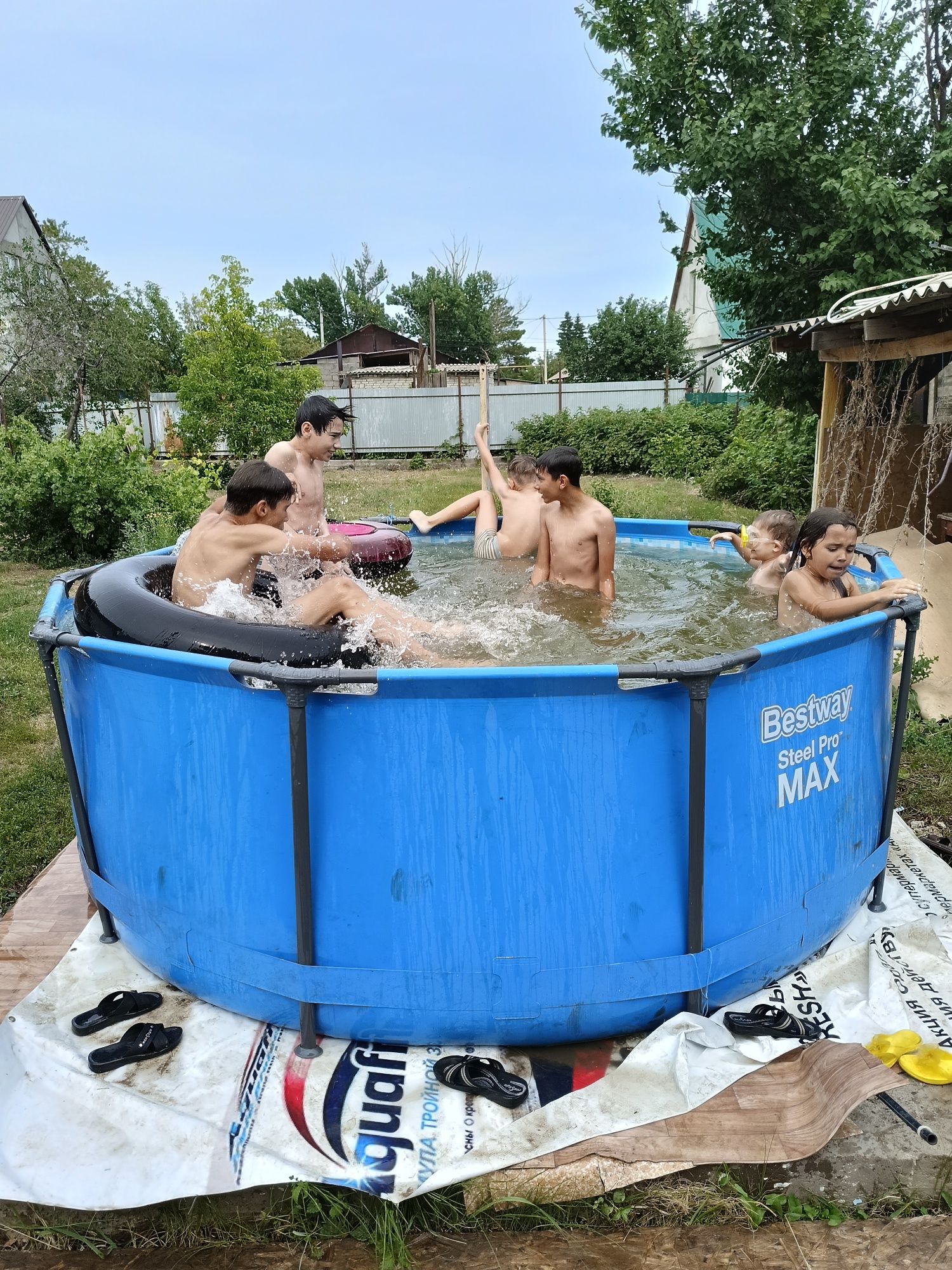 Бассейн продам 3 куба
