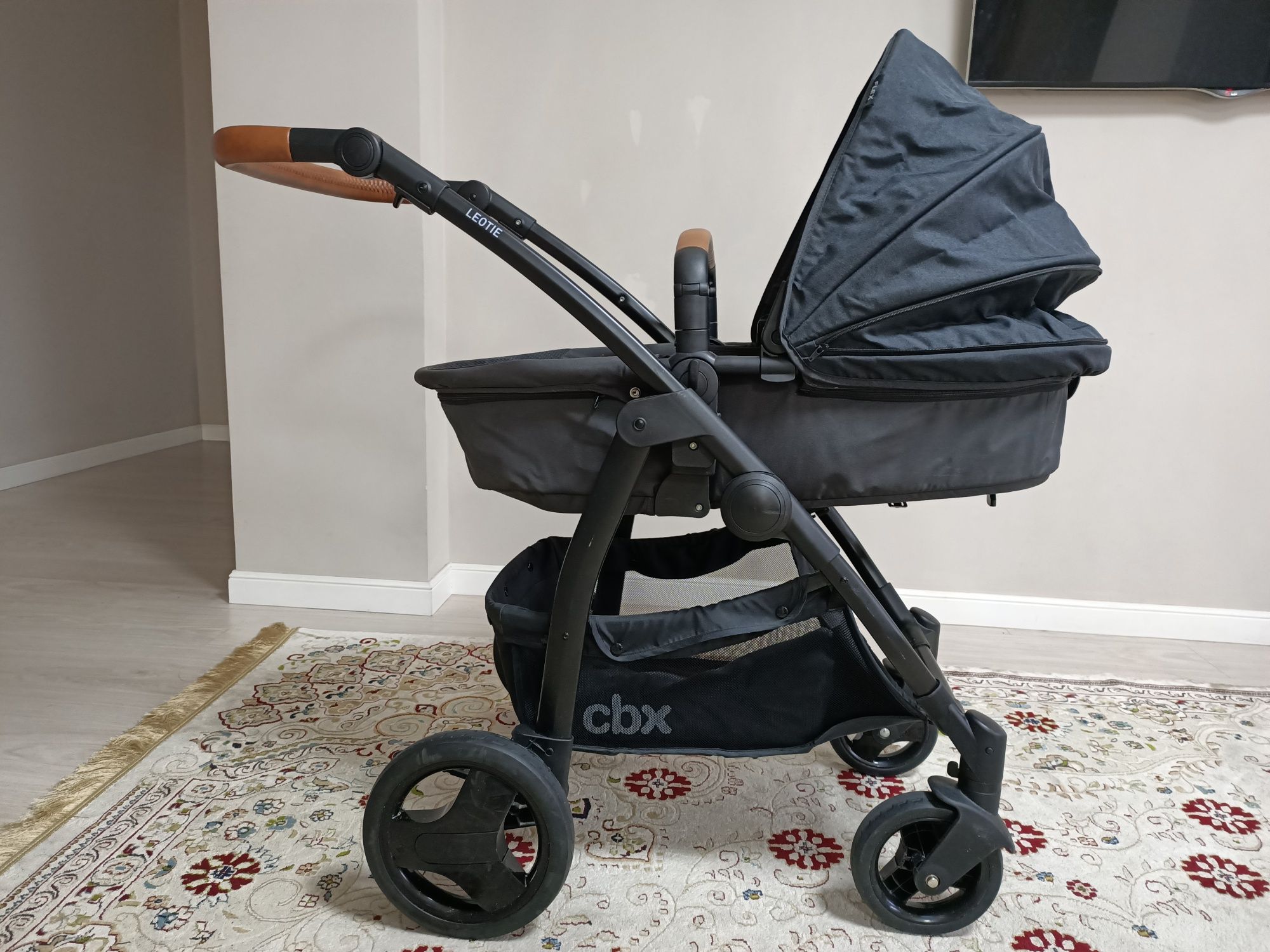 Продам Каляску- CBX by Cybex Leotie Flex Lux Smokey Anthracite- практ