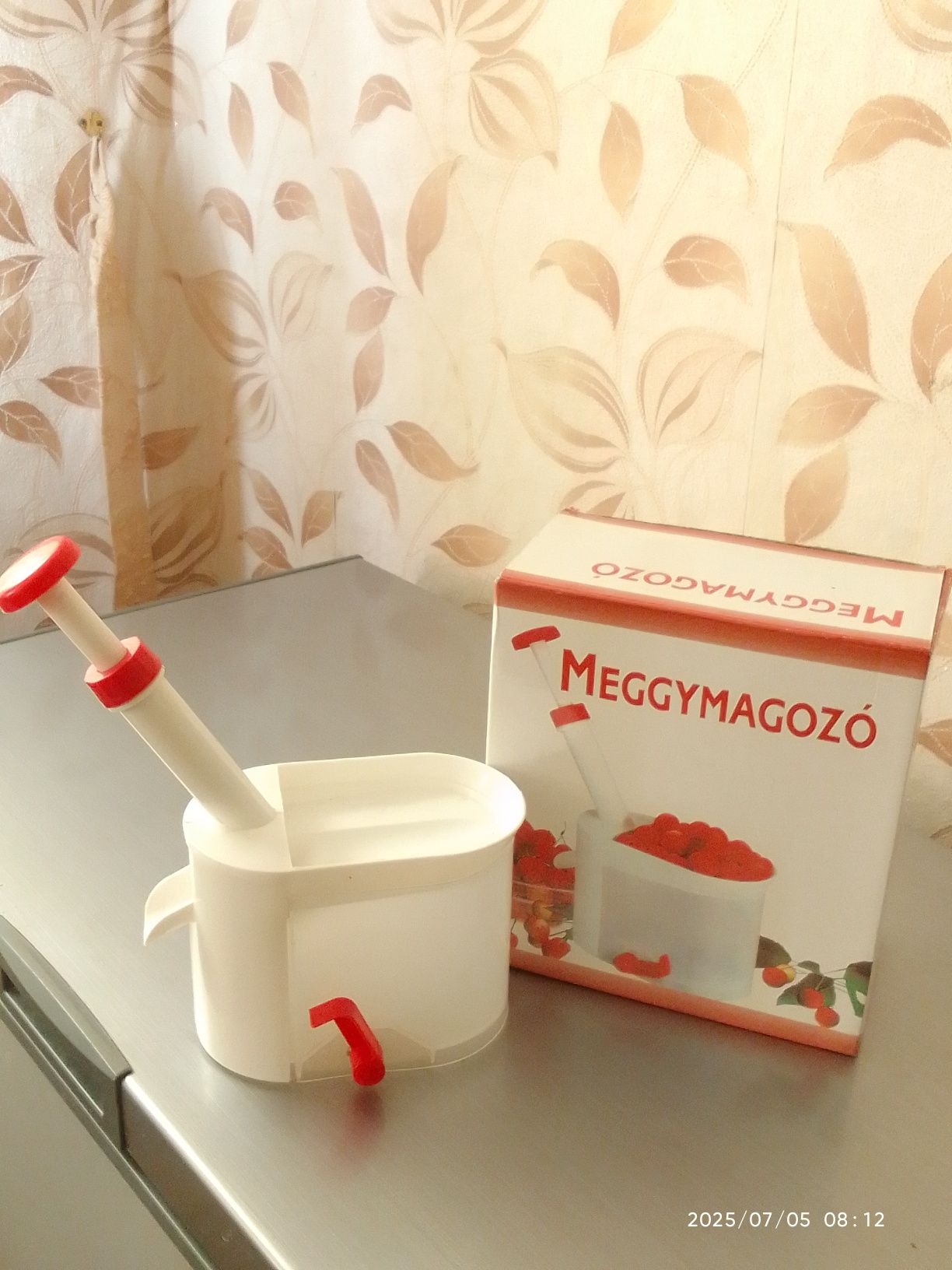 Продам приспособление для удаление косточки.