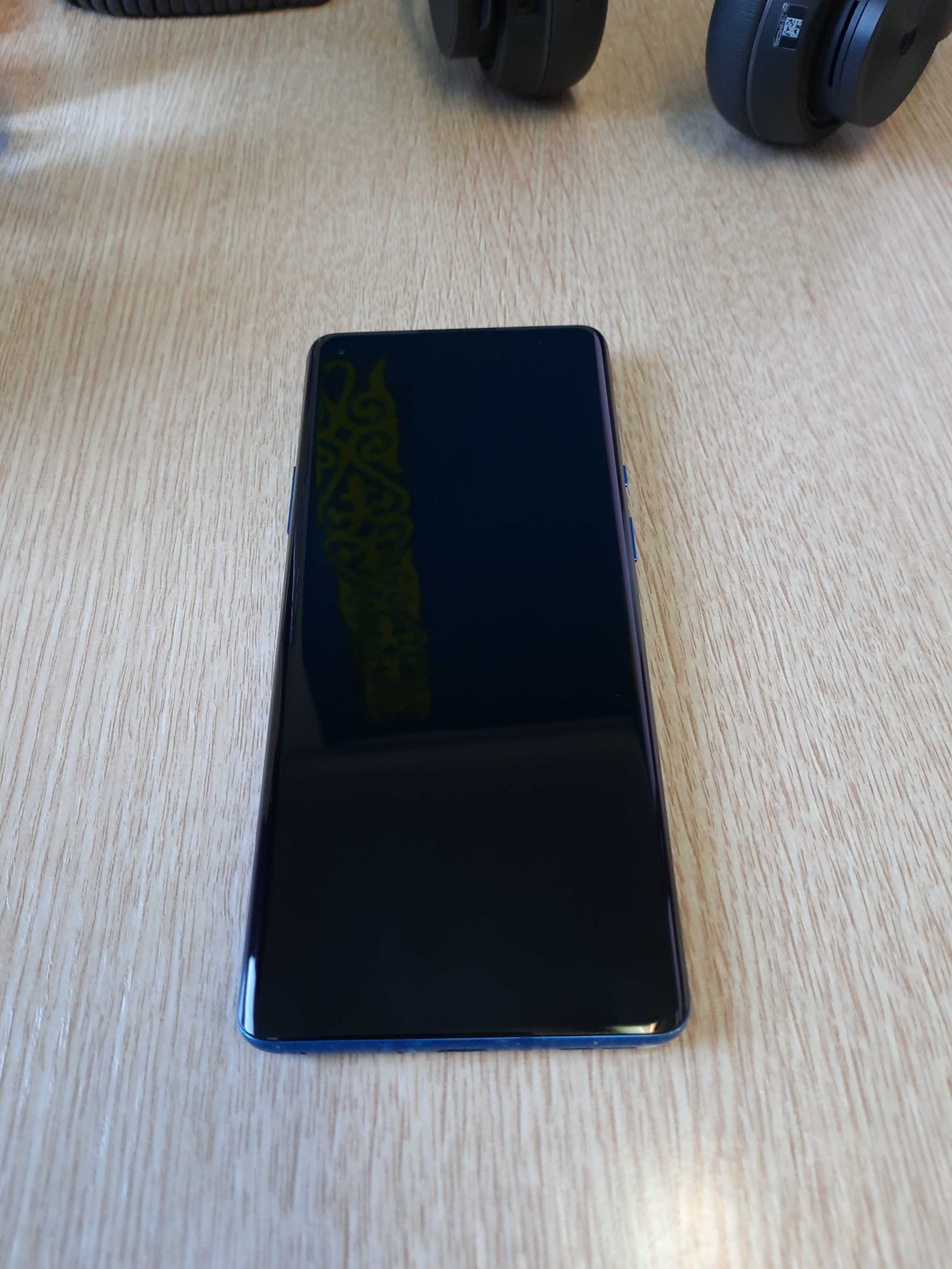 OnePlus 8 Pro 12/256. В хорошем техническом состоянии.