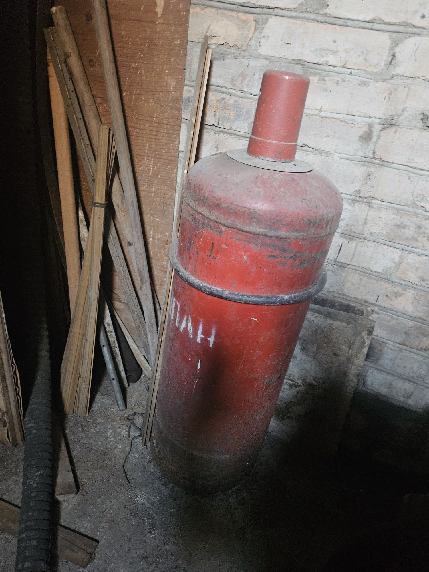 В продаже канистры
