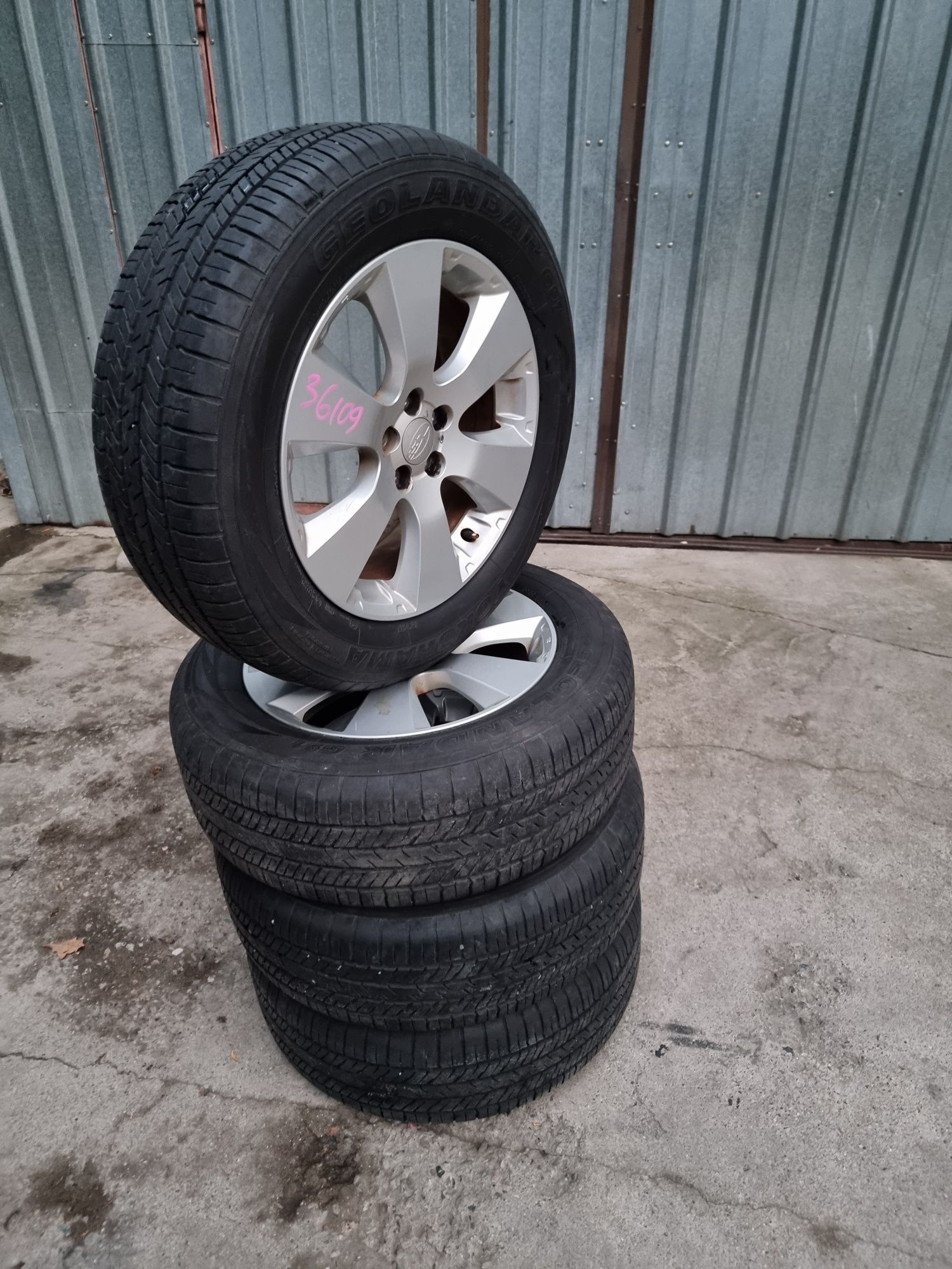 Диски R17 с шинами на Subaru Forester