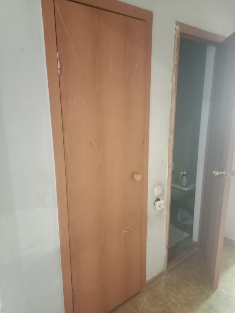 Продам межкомнатные двери разных размеров