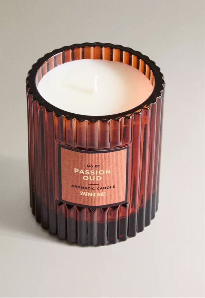 Zara Home Натуральная ароматическая свеча PASSION OUD