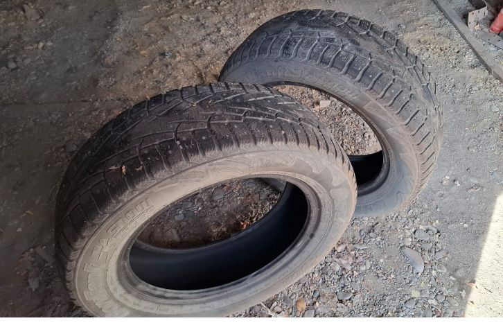 Продам зимние шины 2 шт