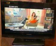 Samsung LE32B350F1WXCS 32" -отличный монитор (из ТВ) с HDMI/VGA разъем